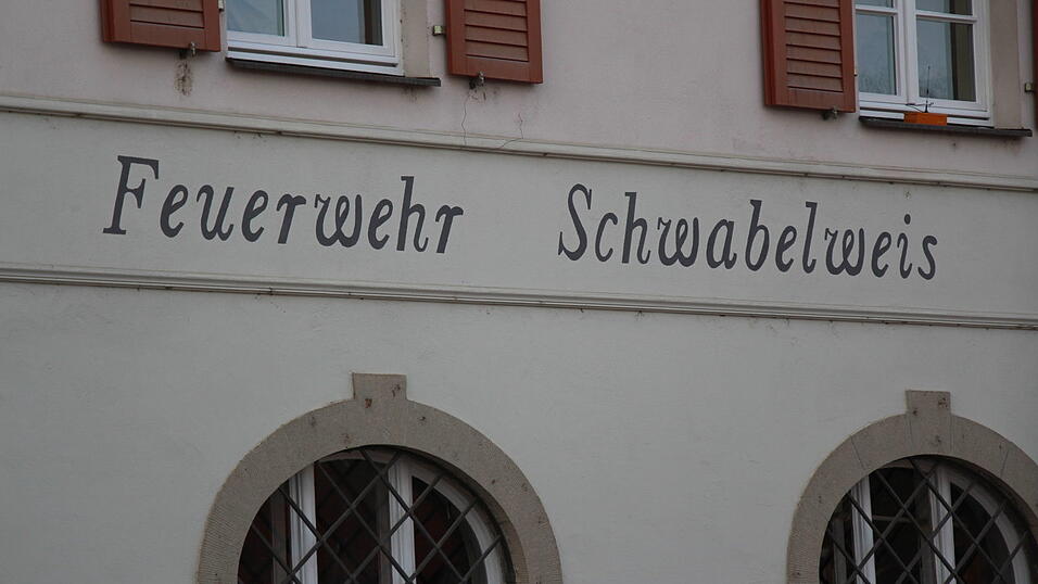 In Regensburg ist am Dienstag erneut eine Fliegerbombe entdeckt worden. Wieder war eine großflächige Evakuierung die Folge. In Regensburg ist am Dienstag erneut eine Fliegerbombe entdeckt worden. Wieder war eine großflächige Evakuierung die Folge.