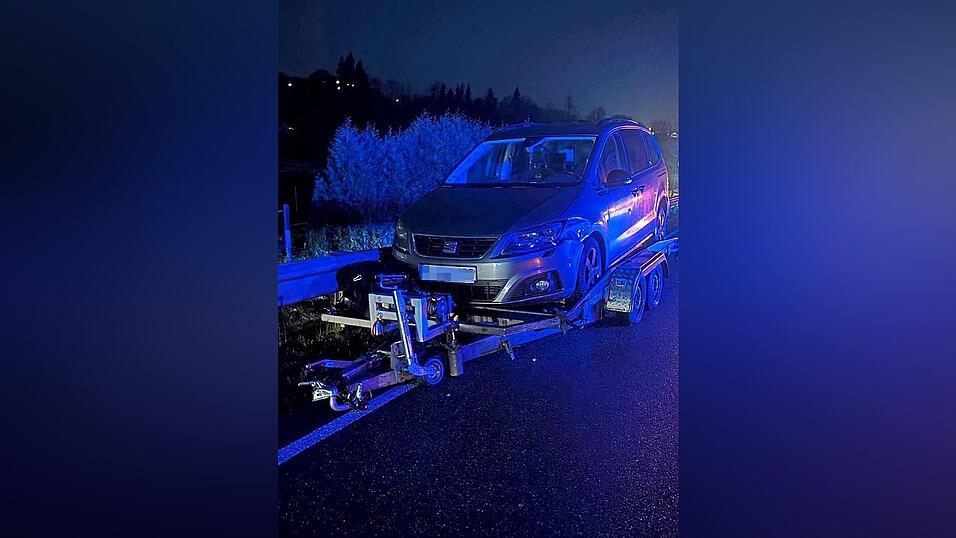 Ein Anhänger geriet ins Schlingern.