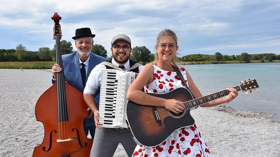Jonas Frank (Mitte), Thomas Schuh und Ines Wagner sind die &bdquo;Schlagergang&ldquo;.