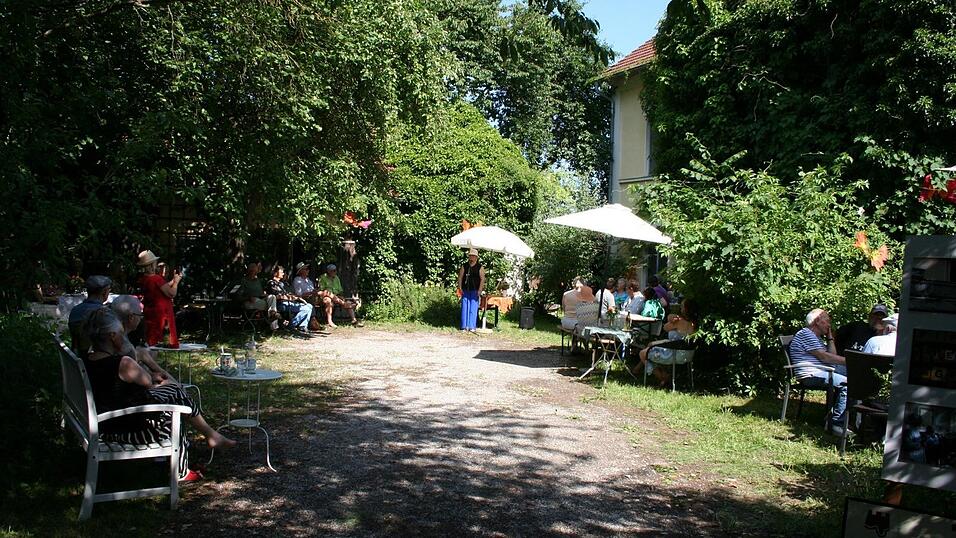 Ein Blick in den Garten des Seminarhauses, wo die Gedenkveranstaltung stattfand  Fotos: