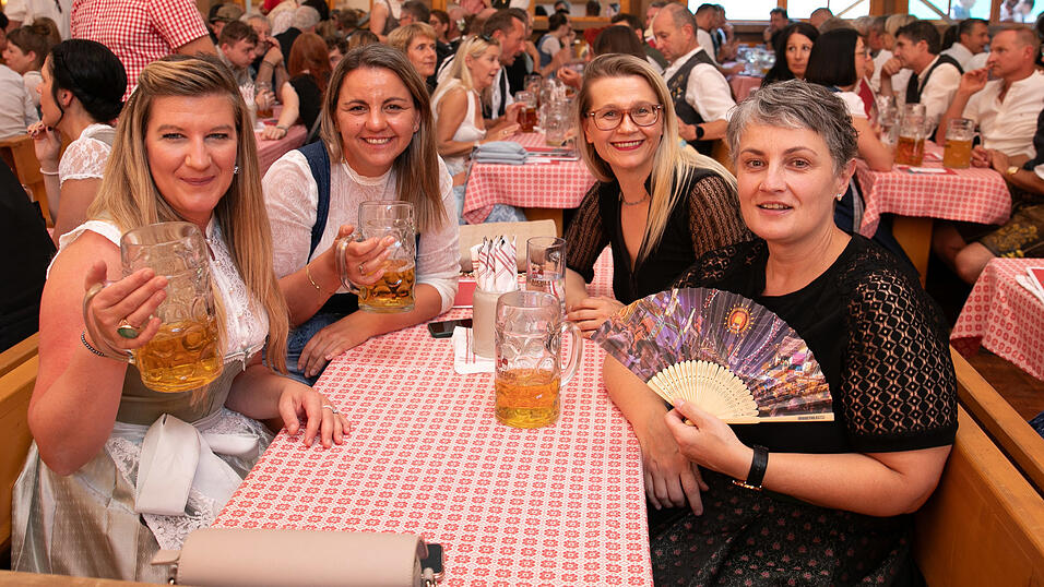 Die Partybilder vom Freitag, 8. August, aus dem Festzelt Krönner. Die Partybilder vom Freitag, 8. August, aus dem Festzelt Krönner.