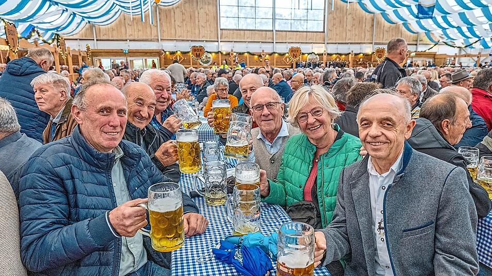Gut besucht wie jedes Jahr: Die traditionelle Jahresfeier der BMW Rentner im Kirta-Festzelt. Gut besucht wie jedes Jahr: Die traditionelle Jahresfeier der BMW Rentner im Kirta-Festzelt.