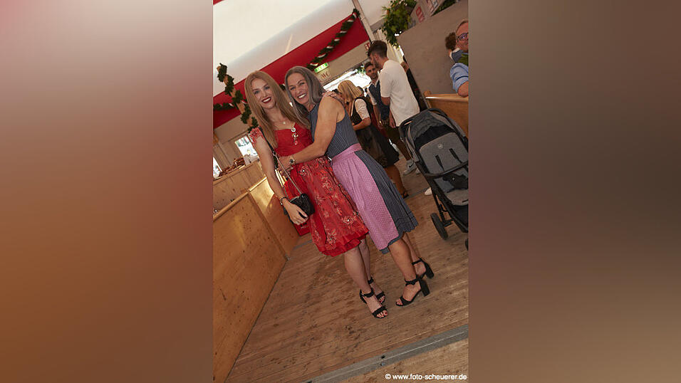 Die Partybilder vom Freitag, 12. August 2022, aus dem Festzelt Lechner.