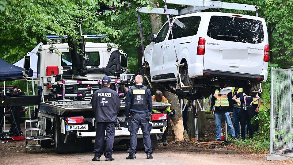 Ein Van war am Samstagabend in Passanten am Rande des CSD gefahren. Ein Van war am Samstagabend in Passanten am Rande des CSD gefahren.