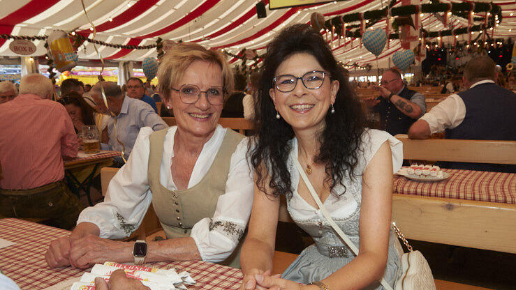 Die Partybilder vom Mittwoch, 12. August, aus dem Festzelt Lechner. Die Partybilder vom Mittwoch, 12. August, aus dem Festzelt Lechner.