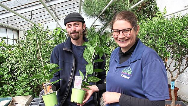 Alex Münch und Katharina Gleixner haben auch die schärfste Chili der Welt, die Carolina Reaper, im Sortiment.