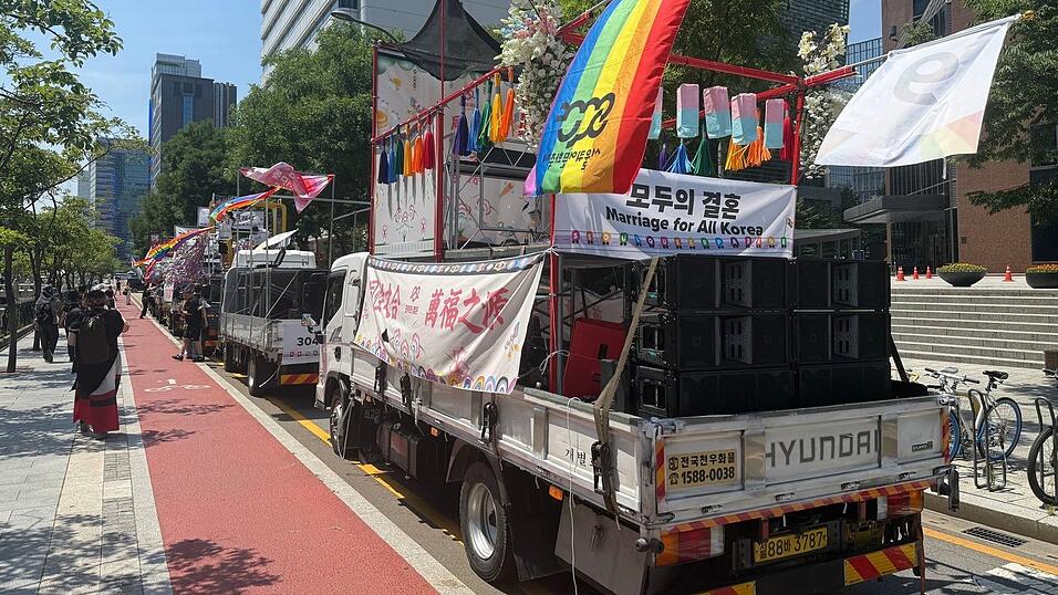 H&ouml;hepunkt des Pride ist ein Umzug durch das Stadtzentrum von Seoul.