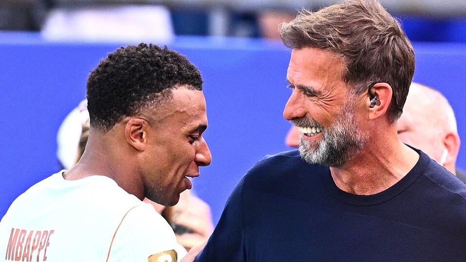 Die WM ist für Klopp auch ein Treffpunkt mit den Weltstars. Die WM ist für Klopp auch ein Treffpunkt mit den Weltstars.