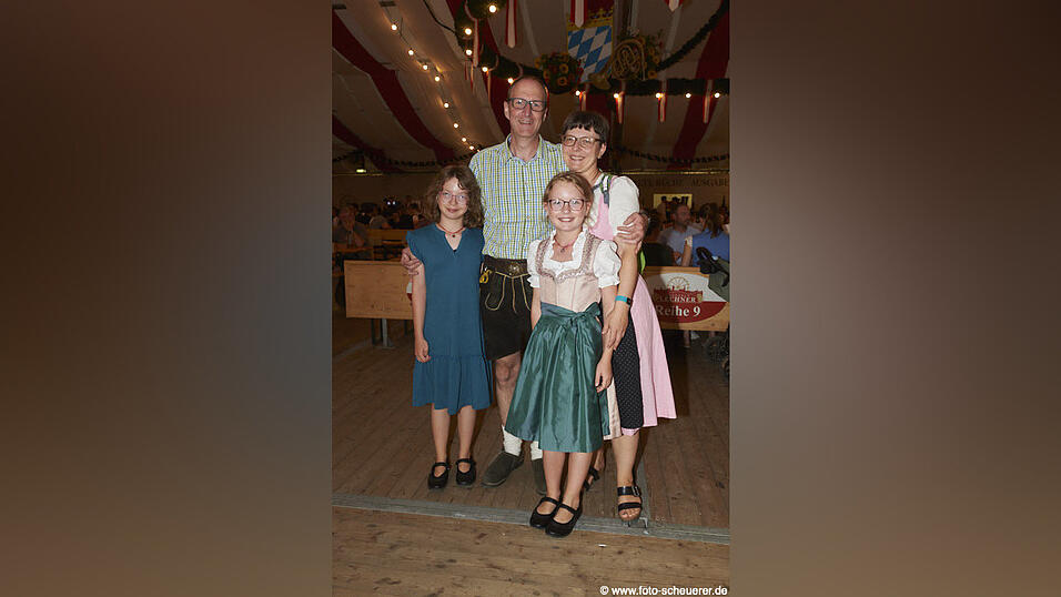 Die Partybilder vom Dienstag, 15. August 2023, aus dem Festzelt Lechner.