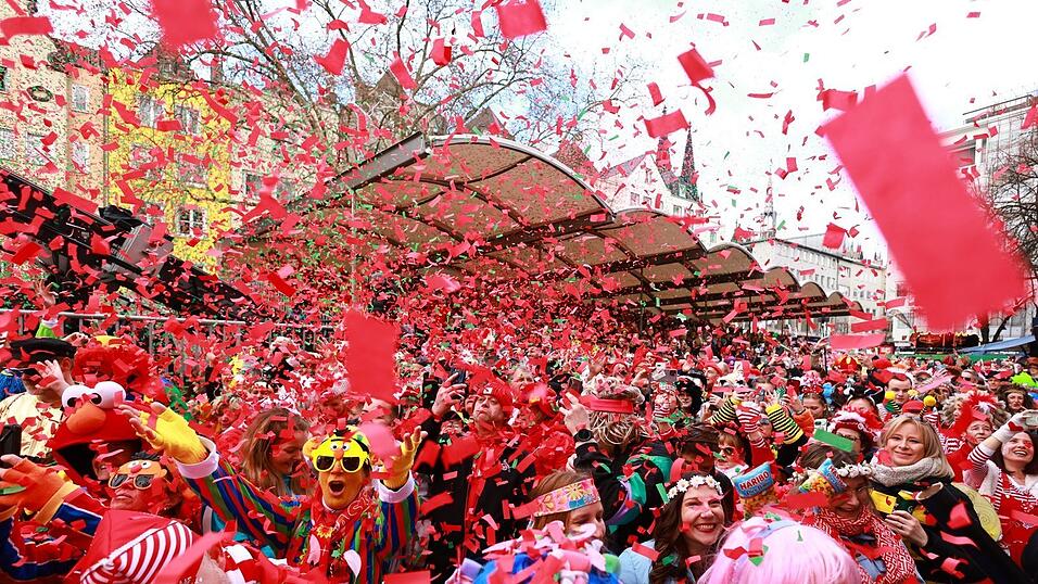 Mit der Weiberfastnacht hat am Donnerstag der Straßenkarneval begonnen.