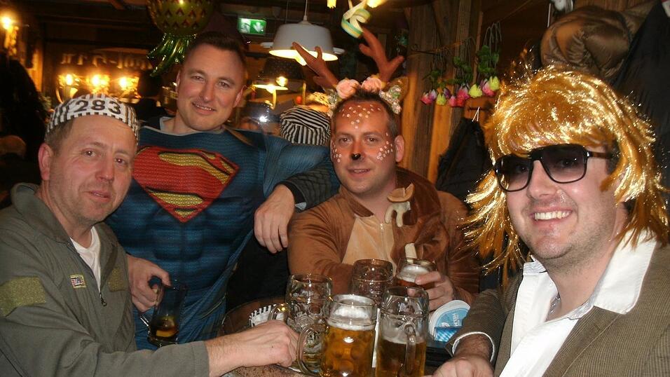 Gute Laune beim Knast-Fasching im Stadl-Heim Landshut. Gute Laune beim Knast-Fasching im Stadl-Heim Landshut.