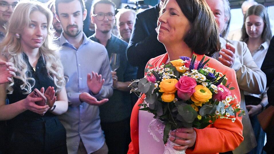 Bitterer Wahlabend für die bisherige Wirtschaftsministerin in Rheinland-Pfalz, Daniela Schmitt (FDP) - ihre Partei kommt nicht einmal mehr in den Landtag. Bitterer Wahlabend für die bisherige Wirtschaftsministerin in Rheinland-Pfalz, Daniela Schmitt (FDP) - ihre Partei kommt nicht einmal mehr in den Landtag.