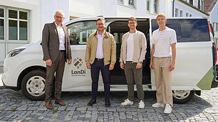 Bis Donnerstag, 31. Dezember, ergänzt der On-Demand-Service LanDi das Stadtbusangebot „Dingo“, heißt es in einer Pressemitteilung des Landratsamts. Bis Donnerstag, 31. Dezember, ergänzt der On-Demand-Service LanDi das Stadtbusangebot „Dingo“, heißt es in einer Pressemitteilung des Landratsamts.