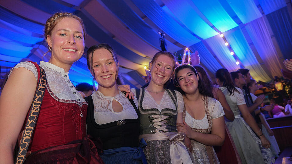 Die Partybilder vom Mittwoch, 16. August 2023, aus dem Festzelt Wenisch. Die Partybilder vom Mittwoch, 16. August 2023, aus dem Festzelt Wenisch.