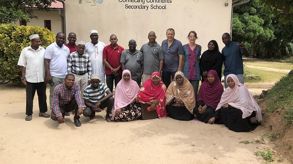 Lehrkräfte mit Josef Gold und Ute Eggebrett Lehrkräfte mit Josef Gold und Ute Eggebrett