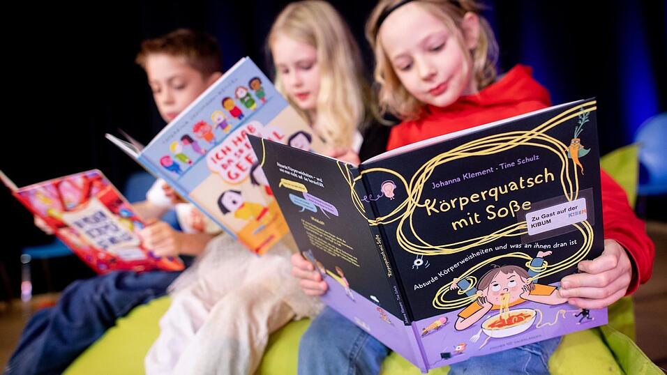 F&uuml;r Kinder bieten B&uuml;cher immer noch wertvolles Wissen und f&ouml;rdern die Fantasie.