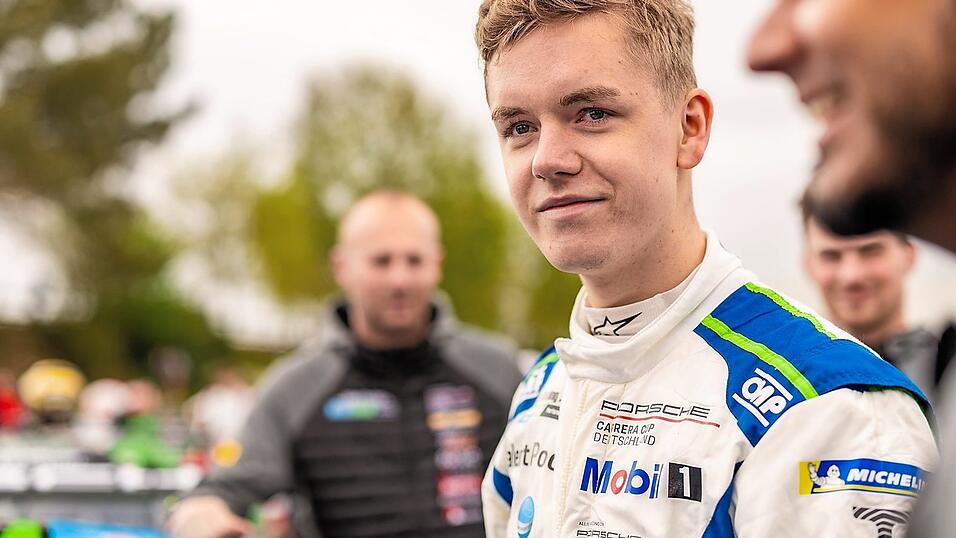 Mit gerade 19 Jahren hat Alexander Tauscher bereits einen sehr rasanten sportlichen Aufstieg hinter sich. Der ehemalige Kart-Champion aus Mitterfels im Landkreis Straubing-Bogen startet in der Saison 2022 im Porsche-911-GT3-Cup.
