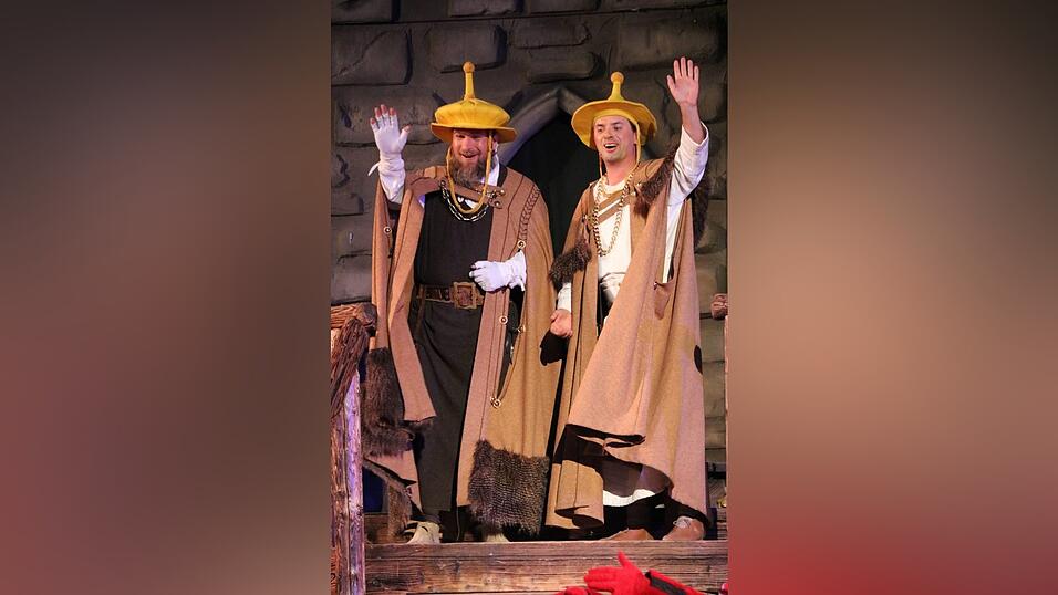 Bilder der Gruppe 'Gr&uuml;n' des Drachenstich-Festspiels.