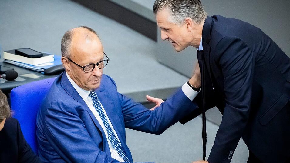Fraktionschef Frei (r.) steht weiter hinter Merz (l.). (Archivbild) Fraktionschef Frei (r.) steht weiter hinter Merz (l.). (Archivbild)