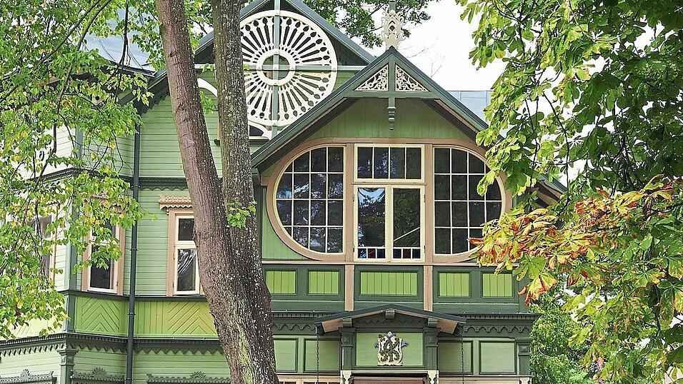 Im Kur- und Erholungsort Jurmala finden sich viele reich verzierte Holzbauten.