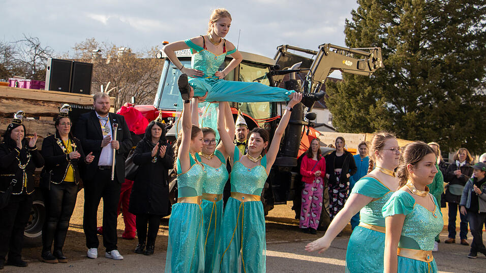 Am Samstag fand der Faschingsumzug in Otzing (Kreis Deggendorf) statt. Am Samstag fand der Faschingsumzug in Otzing (Kreis Deggendorf) statt.