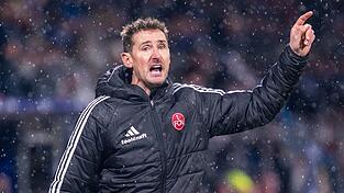 Miroslav Klose in Aktion am Spielfeldrand. (Archivbild)