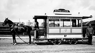 Am 21. Oktober 1876 fuhr die erste &bdquo;Tram&ldquo; durch M&uuml;nchen - damals noch gezogen von Pferden. Elektrifiziert wurde erst 20 Jahre sp&auml;ter.