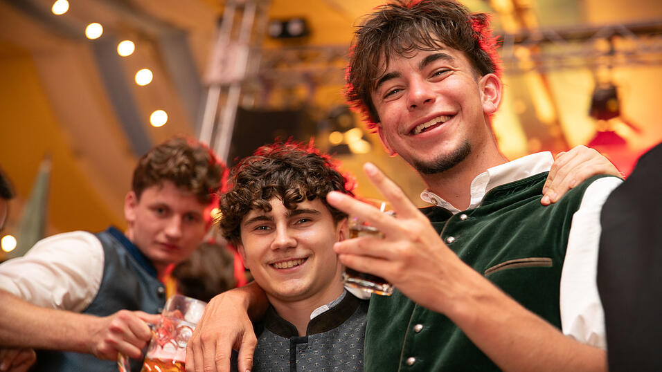 Die Partybilder vom Freitag, 8. August, aus dem Festzelt Reisinger. Die Partybilder vom Freitag, 8. August, aus dem Festzelt Reisinger.