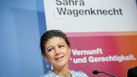 Sahra Wagenknecht h&auml;lt es f&uuml;r sehr wahrscheinlich, dass ihre Partei eigentlich im Bundestag sitzen m&uuml;sste.
