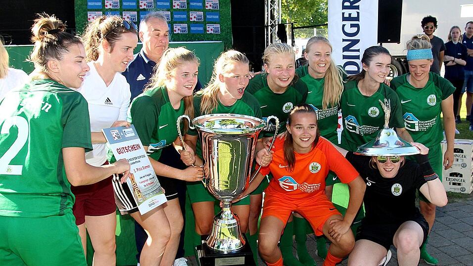 Bei den Damen erzielte der amtierende Bezirksoberliga-Meister, der FC Forstern II, den Turniersieg im Landesfinale. Bei den Damen erzielte der amtierende Bezirksoberliga-Meister, der FC Forstern II, den Turniersieg im Landesfinale.