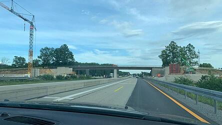Die A3 ist an diesem Wochenende zwischen dem Kreuz Deggendorf und der Anschlussstelle Hengersberg komplett gesperrt. Die A3 ist an diesem Wochenende zwischen dem Kreuz Deggendorf und der Anschlussstelle Hengersberg komplett gesperrt.
