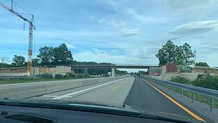 Die A3 ist an diesem Wochenende zwischen dem Kreuz Deggendorf und der Anschlussstelle Hengersberg komplett gesperrt. Die A3 ist an diesem Wochenende zwischen dem Kreuz Deggendorf und der Anschlussstelle Hengersberg komplett gesperrt.