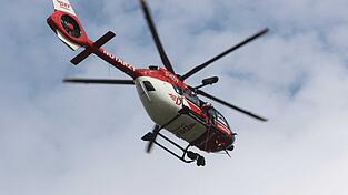 Nach einem schweren Unfall auf der Zufahrt zur Autobahn 81 war auch ein Rettungshubschrauber im Einsatz. (Symbolbild) Nach einem schweren Unfall auf der Zufahrt zur Autobahn 81 war auch ein Rettungshubschrauber im Einsatz. (Symbolbild)