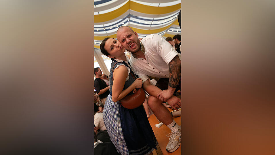 Die Partybilder vom Samstag, 16. August, aus dem Festzelt Reisinger. Die Partybilder vom Samstag, 16. August, aus dem Festzelt Reisinger.