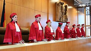 Der zweite Senat verhandelt eine Organklage der Grünen-Fraktion im Bundestag. (Archivbild) Der zweite Senat verhandelt eine Organklage der Grünen-Fraktion im Bundestag. (Archivbild)