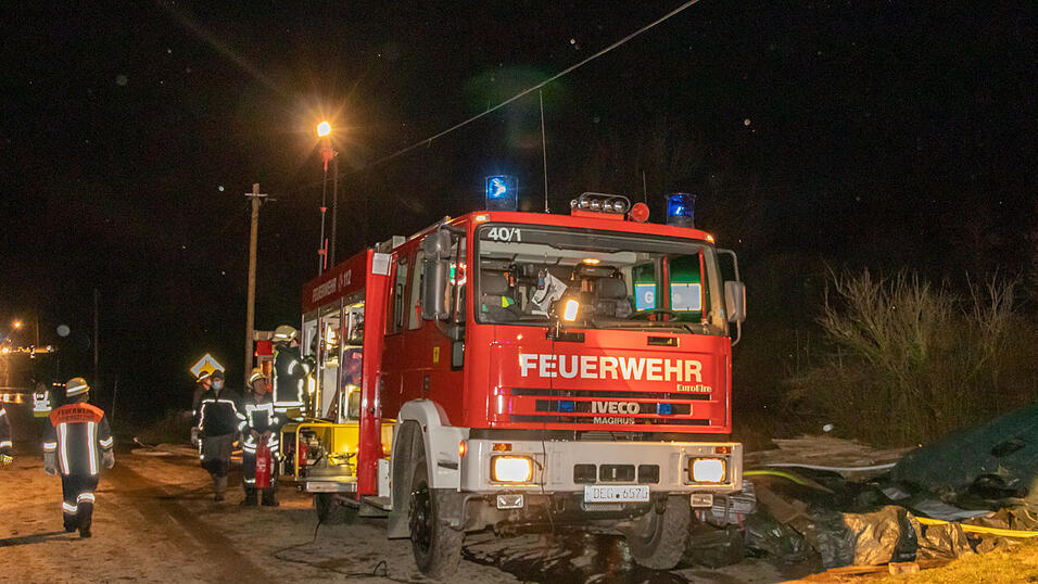 Mehrere Rinder sind bei einem Brand auf einem Bauernhof im Landkreis Deggendorf ums Leben gekommen.