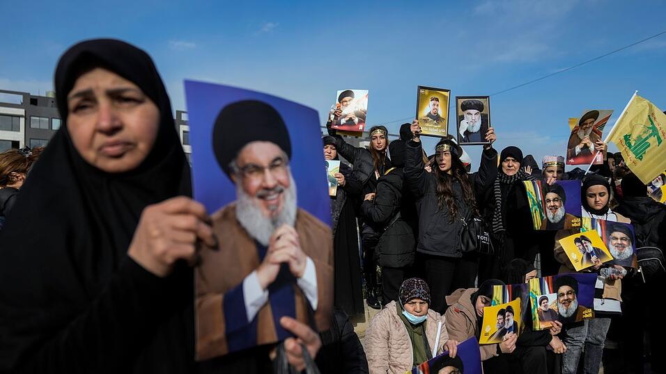 Nasrallahs Tod hat eine Lücke gerissen - nicht nur in die Hierarchie der Hisbollah, auch in ihre Identität. Nasrallahs Tod hat eine Lücke gerissen - nicht nur in die Hierarchie der Hisbollah, auch in ihre Identität.