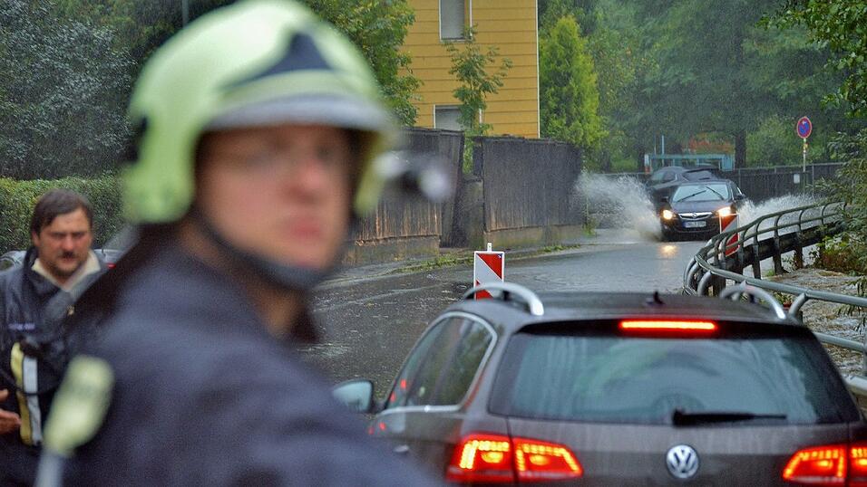 In Neukirchen musste die Feuerwehr die Lamerstraße sperren.