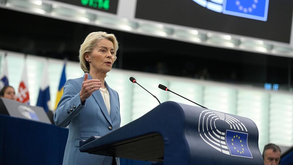 Mit starken Kürzungen „würden wir bei entscheidenden Prioritäten, auf die wir uns alle gemeinsam verständigt haben, erhebliche Einschränkungen vornehmen“, warnt Ursula von der Leyen. Mit starken Kürzungen „würden wir bei entscheidenden Prioritäten, auf die wir uns alle gemeinsam verständigt haben, erhebliche Einschränkungen vornehmen“, warnt Ursula von der Leyen.