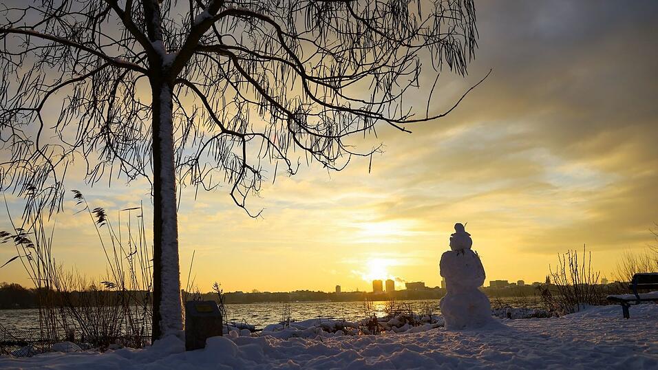 Ruhe vor dem Sturm: Im Norden und Osten bringt ein Sturmtief mitunter viel Neuschnee und die Gefahr von Schneeverwehungen Ruhe vor dem Sturm: Im Norden und Osten bringt ein Sturmtief mitunter viel Neuschnee und die Gefahr von Schneeverwehungen