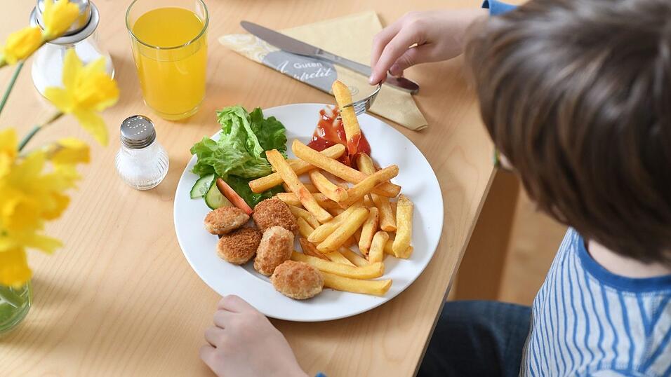Jedes zehnte Kind im Alter von vier Jahren in Großbritannien leidet an Fettleibigkeit. (Symbolbild)