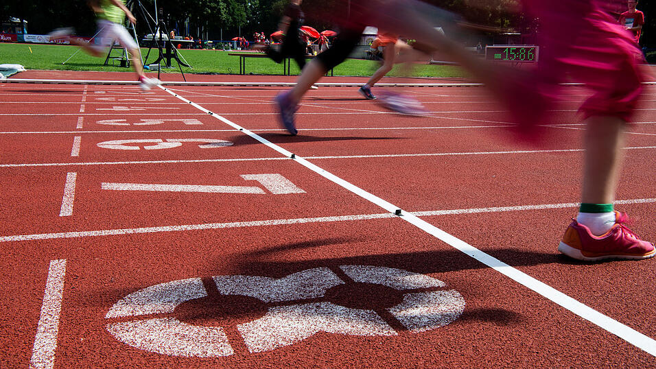 Es muss nicht immer Joggen sein. Wer abwechslungsreiche Sportarten sucht, wird hier fündig. Wir haben einige Trendsportarten ausprobiert, ideal für den Sommerendspurt! Es muss nicht immer Joggen sein. Wer abwechslungsreiche Sportarten sucht, wird hier fündig. Wir haben einige Trendsportarten ausprobiert, ideal für den Sommerendspurt!