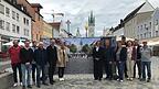 Die Verantwortlichen von Stadtverwaltung und Baufirmen freuen sich auf die neue Aufenthaltsqualität, die die Umgestaltung am westlichen Theresienplatz bringen wird.