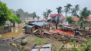 Der Supertaifun «Fung-Wong» hat die Philippinen erreicht. Der Supertaifun «Fung-Wong» hat die Philippinen erreicht.