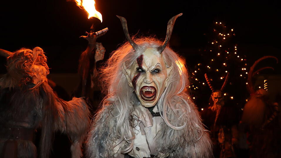 Mehrere hundert Zuschauer verfolgten das eindrucksvolle Spektakel.