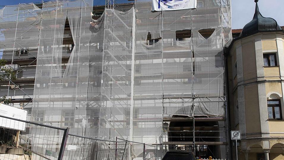 Das Gebäude wird derzeit generalsaniert. Das Gebäude wird derzeit generalsaniert.