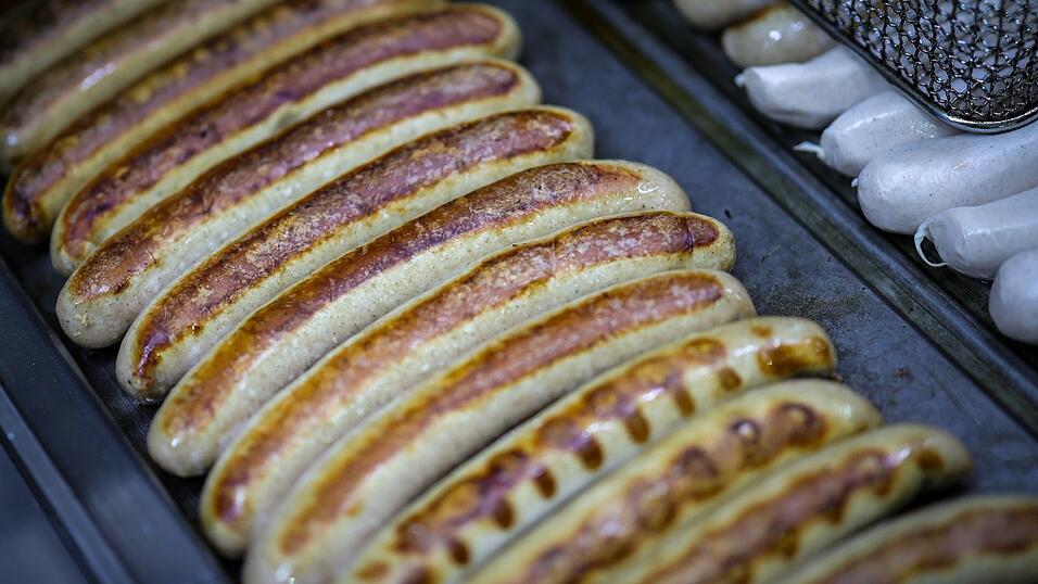 Auch an Imbissen sollen Infos zur Tierhaltung kommen. (Archivbild)