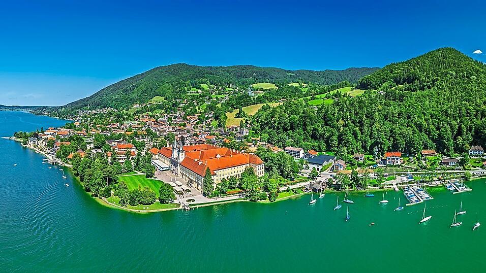 Für Häuser in der Nähe des Tegernsee werden durschnittlich zwischen 10.000 und knapp 13.000 Euro pro Quadratmeter verlangt. Für Häuser in der Nähe des Tegernsee werden durschnittlich zwischen 10.000 und knapp 13.000 Euro pro Quadratmeter verlangt.