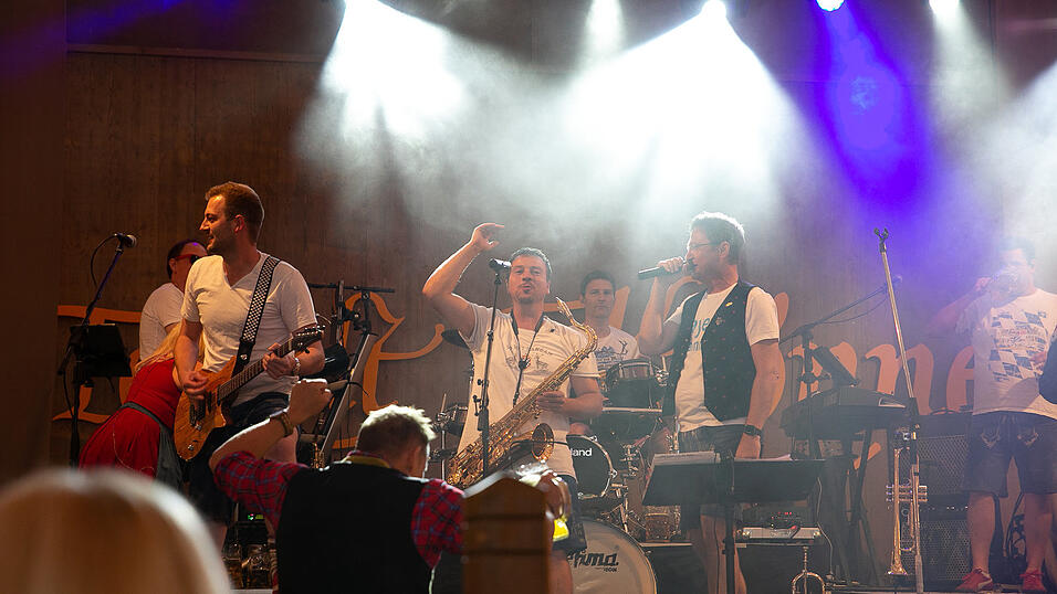 Die Partybilder vom Freitag, 12. August 2022, aus dem Festzelt Krönner.