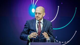 Vorstandschef Christian Bruch betont die Notwendigkeit veränderter Strukturen. (Archivbild) Vorstandschef Christian Bruch betont die Notwendigkeit veränderter Strukturen. (Archivbild)